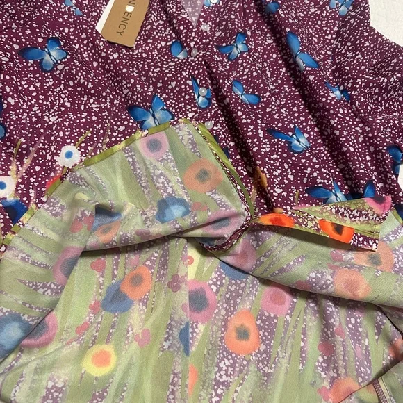 Pretty Spring Button Down Blouse - Picture 10 of 10